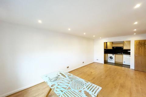 2 bedroom apartment to rent, Station Road, Harrow