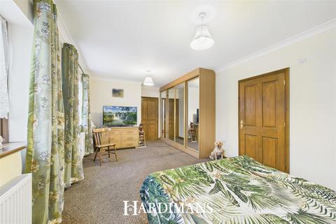2 bedroom detached bungalow for sale, Yarmouth Road, Corton, Lowestoft