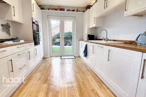 2 bedroom detached bungalow for sale, St Johns Road, Smalley