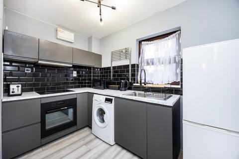 2 bedroom flat for sale, Stephens Court, 82 Endwell Road, London, SE4