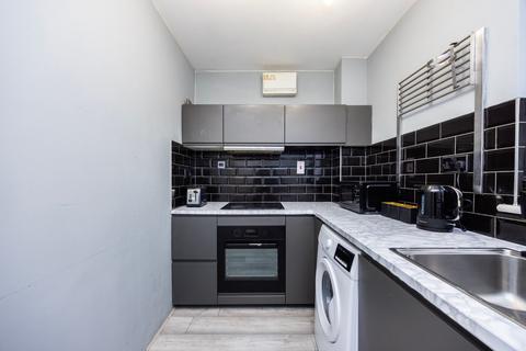 2 bedroom flat for sale, Stephens Court, 82 Endwell Road, London, SE4