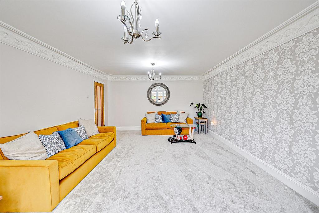 Lounge/Annexe Room