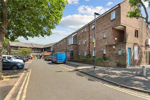2 bedroom apartment to rent, Westcott Close, London, N15