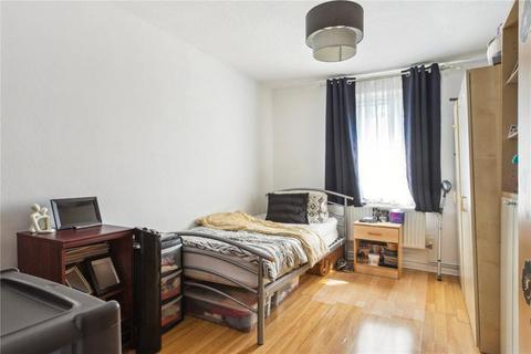 2 bedroom apartment to rent, Westcott Close, London, N15