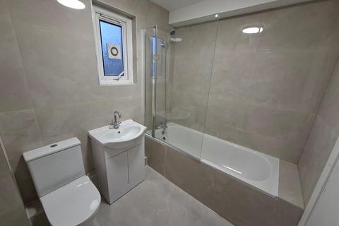 2 bedroom apartment to rent, Westcott Close, London, N15