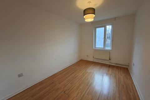 2 bedroom apartment to rent, Westcott Close, London, N15