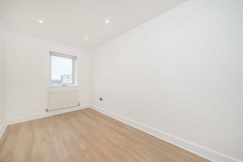 undefined, Sundeala Close, Sunbury-On-Thames TW16