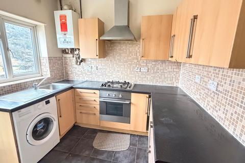 2 bedroom flat to rent, London, E6