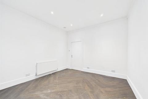 undefined, Ballantine Place, Perth PH1