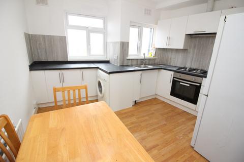 undefined, Central Road, Worcester Park KT4