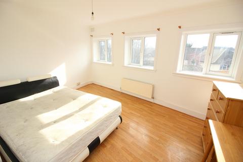 undefined, Central Road, Worcester Park KT4