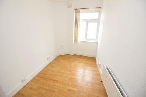 undefined, Central Road, Worcester Park KT4