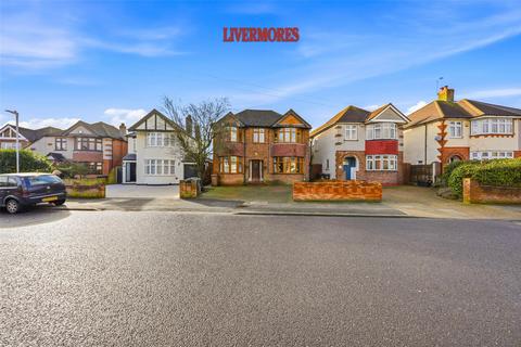 5 bedroom detached house for sale, Heather Drive, Dartford