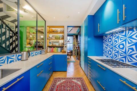 4 bedroom terraced house for sale, Edgington Road, London SW16