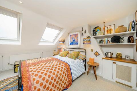 4 bedroom terraced house for sale, Edgington Road, London SW16
