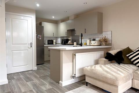 4 bedroom end of terrace house for sale, Carmelita Avenue, Fernwood, Newark