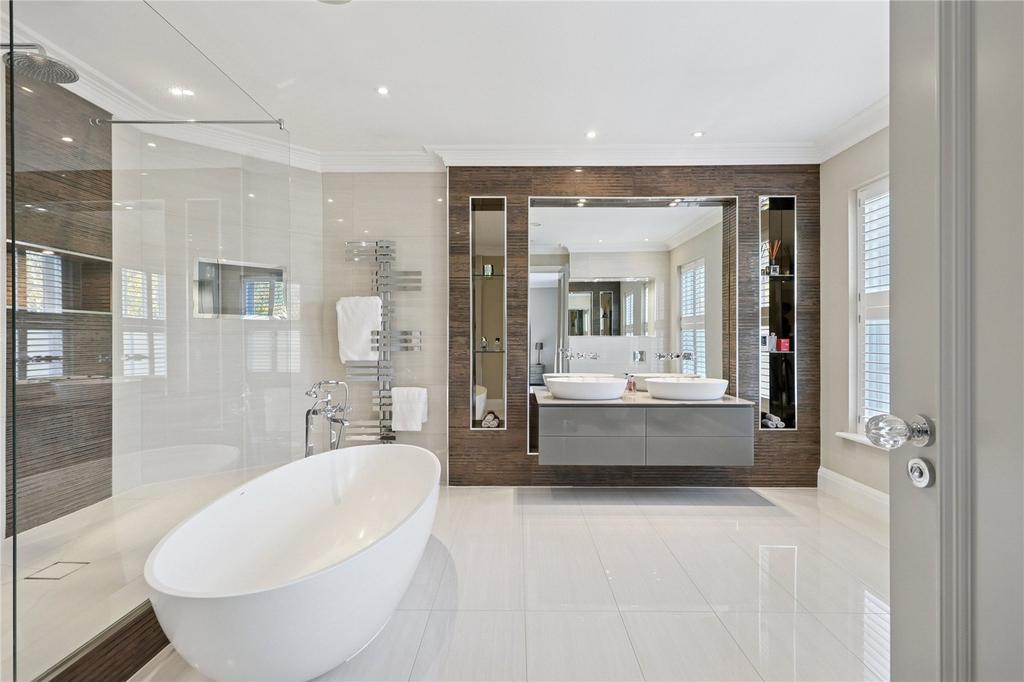 Principal Bathroom