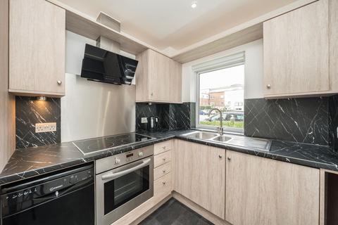 2 bedroom flat for sale, Mill Pond Close, London SW8