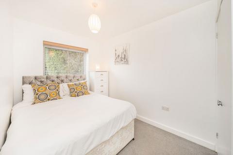 2 bedroom flat for sale, Mill Pond Close, London SW8