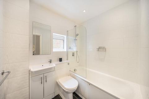 2 bedroom flat for sale, Mill Pond Close, London SW8