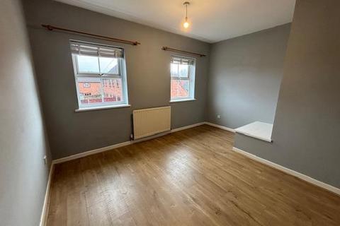 2 bedroom semi-detached house to rent, St. Agnes Close, Studley B80