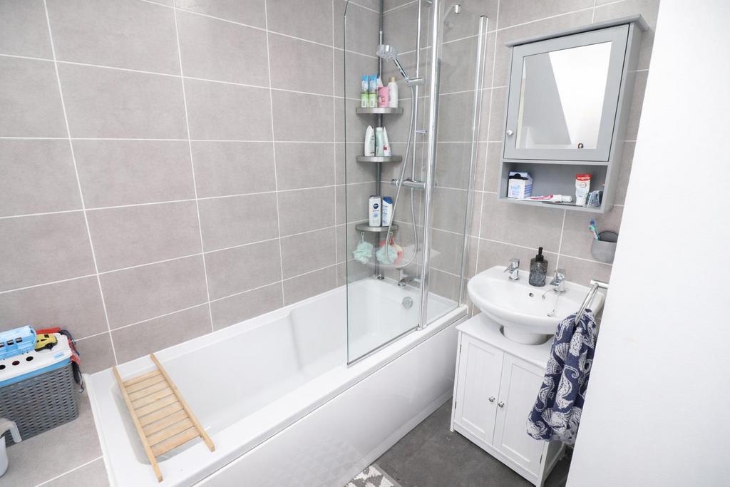 En-suite Bathroom/WC
