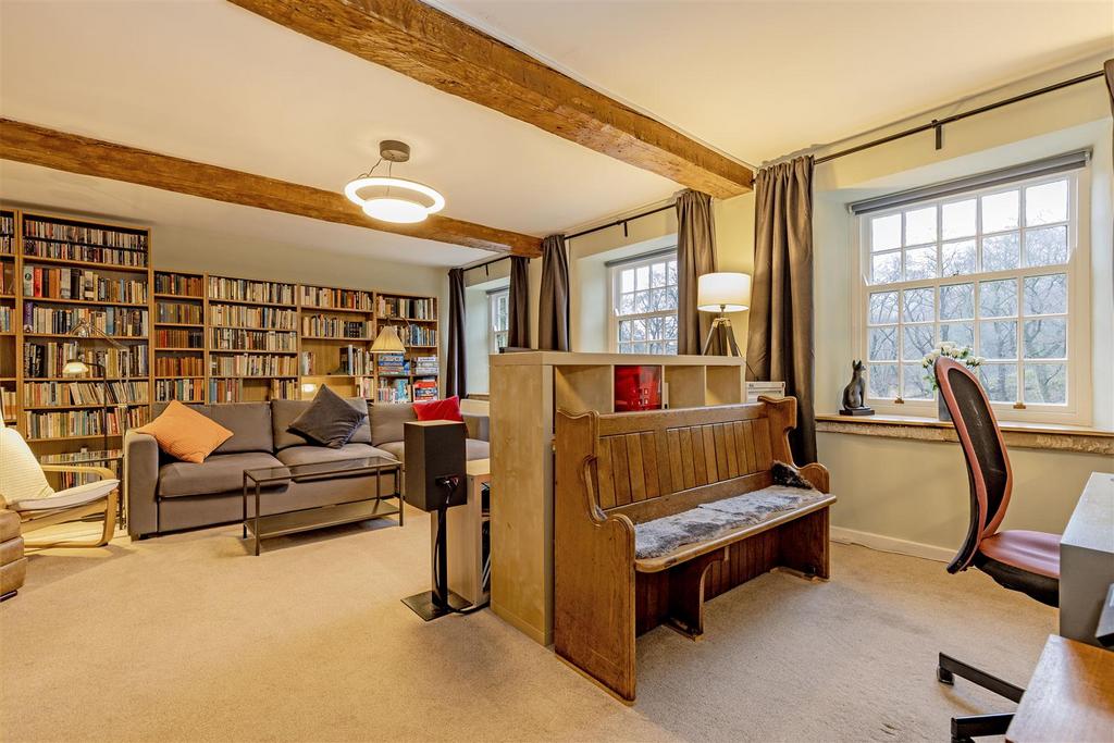 Reception Room-1.jpg