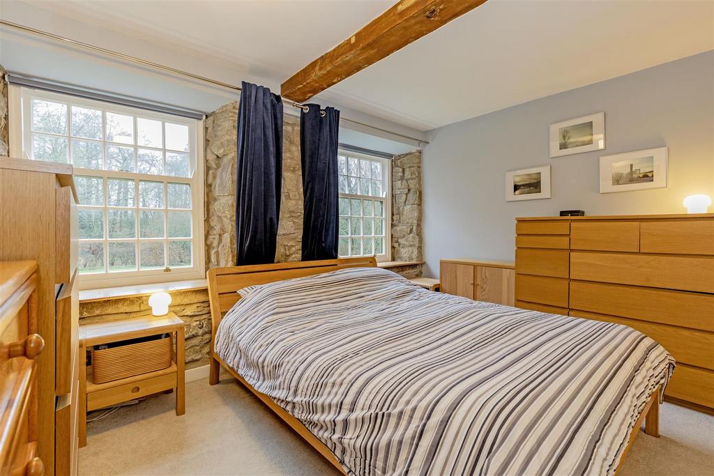 Bedroom 1-1.jpg