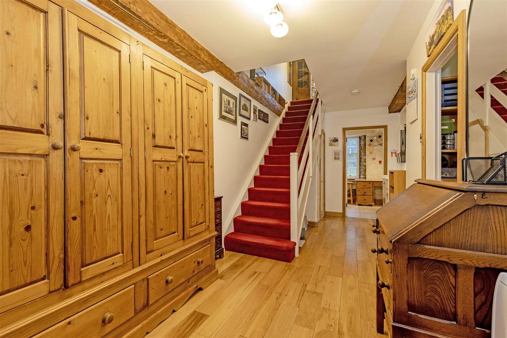 Entrance Hall-2.jpg