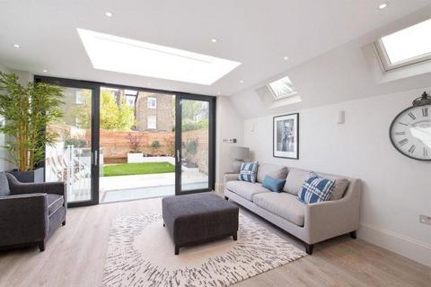 5 bedroom semi-detached house to rent, Glendun Road, London W3