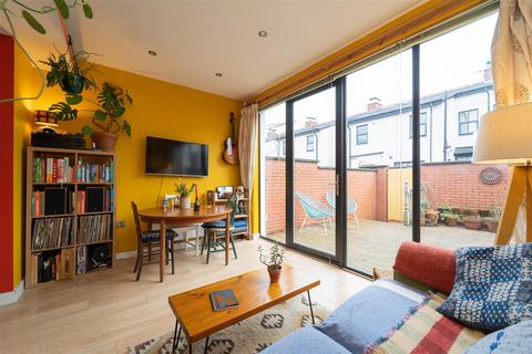 3 bedroom terraced house for sale, Rosebery Street, Moss Side