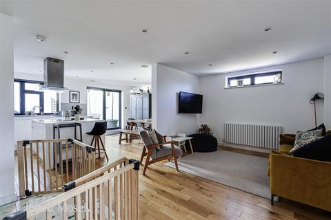 undefined, South Bank, Westerham TN16