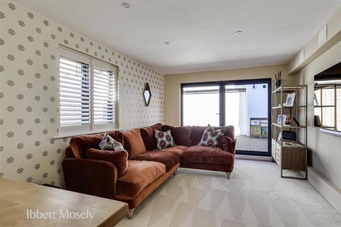 undefined, South Bank, Westerham TN16