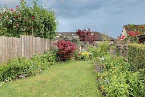 2 bedroom terraced house for sale, High Street, Stonehouse