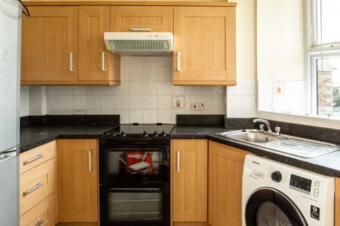 2 bedroom flat to rent, 22 Castle Hill Court Cross Lane, Bodmin