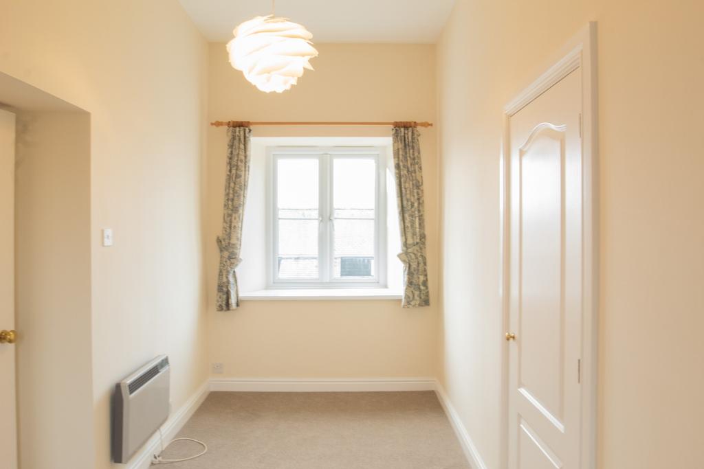 22 Castle Hill Court Bodmin 01208 74182-03
