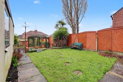 3 bedroom semi-detached house for sale, Grove Lea Crescent, Pontefract, West Yorkshire, WF8