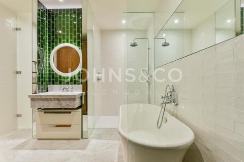 2 bedroom flat for sale, Capital Building, Embassy Gardens, Nine Elms, SW11