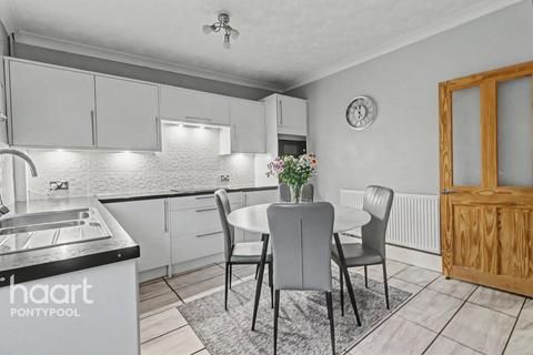 2 bedroom terraced house for sale, Foundry Road, Pontypool