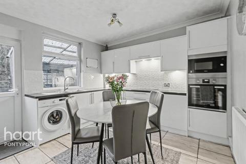 2 bedroom terraced house for sale, Foundry Road, Pontypool