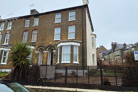 5 bedroom end of terrace house for sale, Priory Grove, Dover, CT17