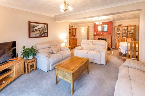 3 bedroom detached bungalow for sale, Low Street, Retford DN22