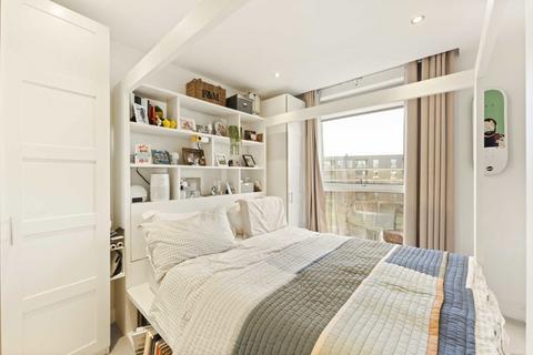 2 bedroom flat for sale, Levett Square, Richmond TW9