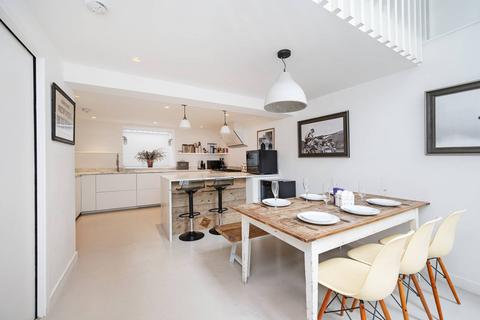 2 bedroom house to rent, Wellington Row, E2, Shoreditch, London, E2