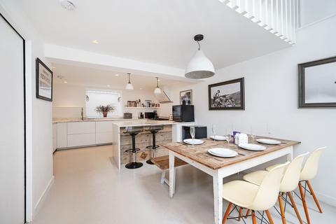 2 bedroom house to rent, Wellington Row, E2, Shoreditch, London, E2