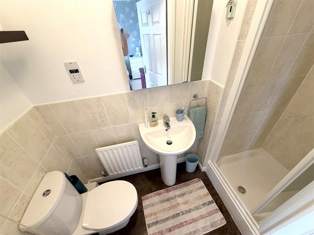 En-suite b.JPG
