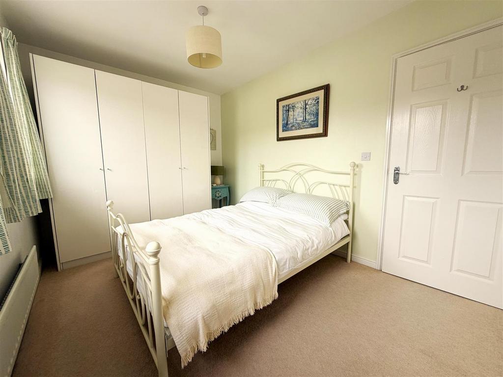 Bedroom 2.JPG