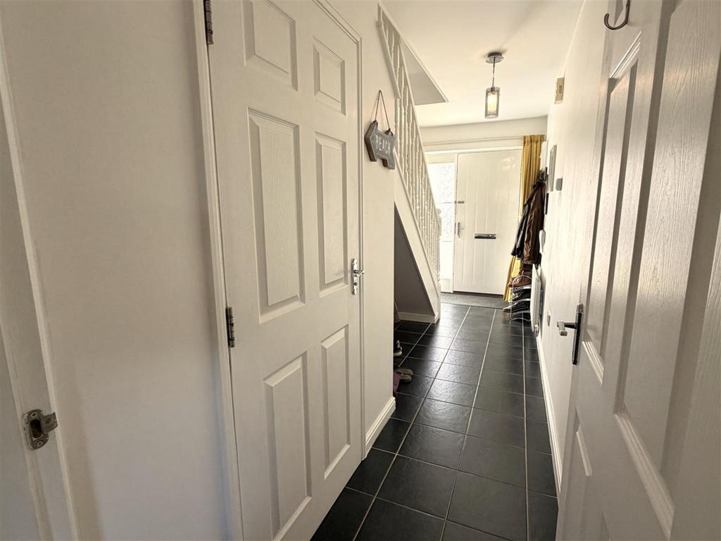 Ground floor hallway.JPG