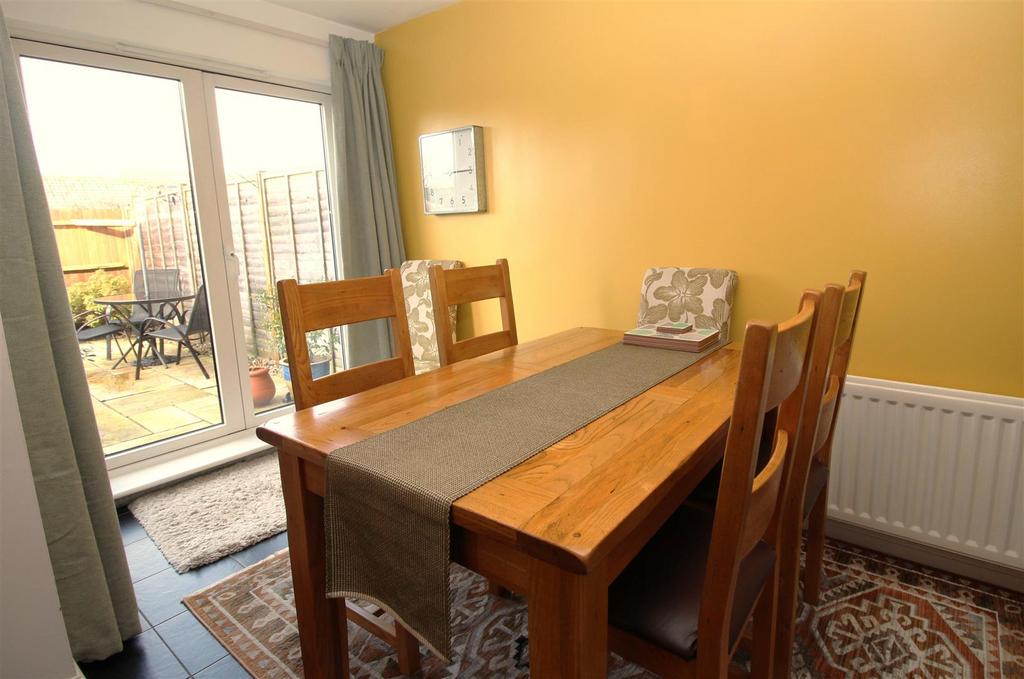 Dining Area 2.JPG