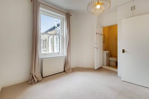 3 bedroom flat to rent, Hackford Road, Stockwell, London, SW9